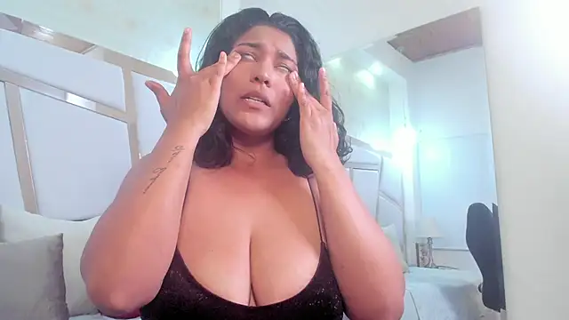 Snapshot of denisse_khan chatting on 02.07.26 denisse khan online show from 02.07.26