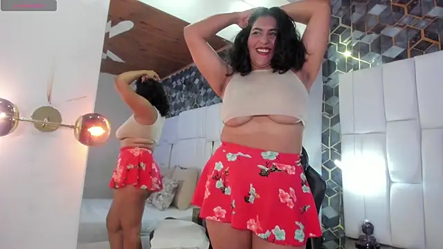 Snapshot of denisse_khan chatting on 02.13.26 denisse khan online show from 02.13.26