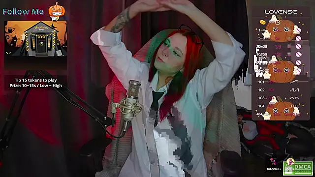 ChloeLewisss online show from 10.13.25