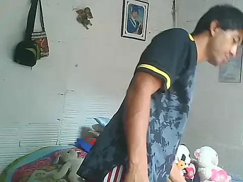 Snapshot of horny_latin_couple1 chatting on 10.17.25 horny latin couple1 online show from 10.17.25