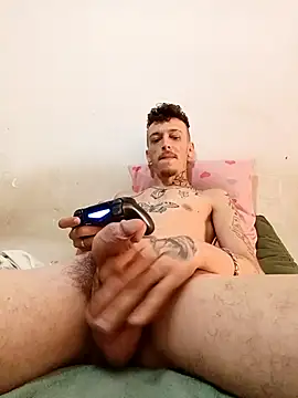 Snapshot of RuivoDotado24cm chatting on 10.21.25 RuivoDotado24cm online show from 10.21.25