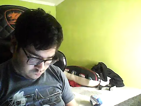 Snapshot of Lxc1an0 chatting on 10.12.25 Lxc1an0 online show from 10.12.25