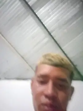 Snapshot of DoubleRevers chatting on 11.03.25 DoubleRevers online show from 11.03.25