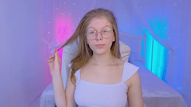 Angelie  Eyes online show from 11.30.25