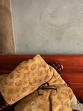 Snapshot of TranOanh999 chatting on 10.28.25 TranOanh999 online show from 10.28.25