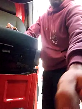 Snapshot of Arf097 chatting on 11.05.25 Arf097 online show from 11.05.25