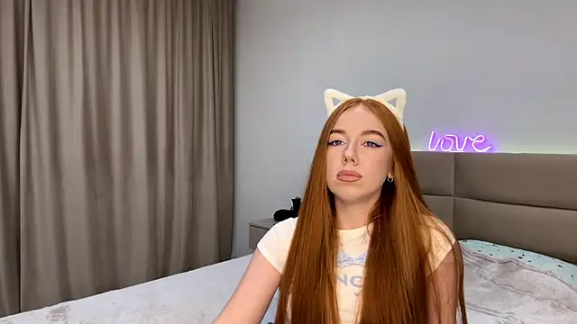 Snapshot of MayaSugarr chatting on 10.13.25 MayaSugarr online show from 10.13.25