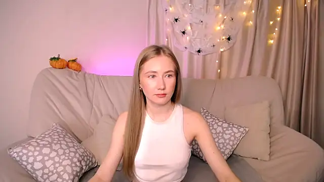 EllyColins online show from 10.18.25