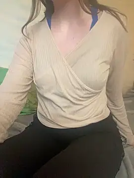 KittieCreme online show from 04.11.26