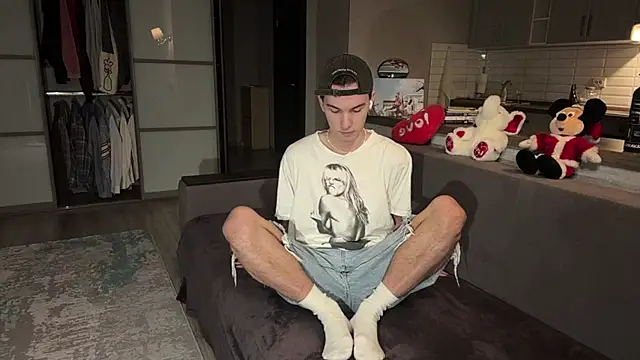 Jeremy1Scott online show from 11.16.25