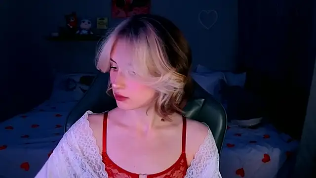 Snapshot of Keti_moon chatting on 07.18.26 Keti moon online show from 07.18.26
