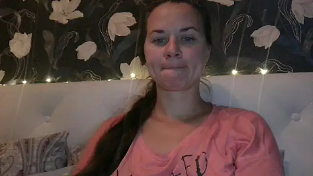 Snapshot of GiaaCaranggi chatting on 10.15.25 GiaaCaranggi online show from 10.15.25