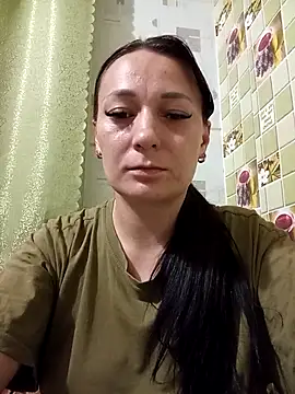 HollyDollsi online show from 12.20.25