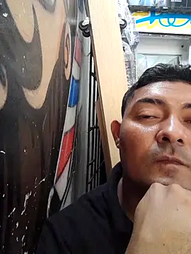 Snapshot of sexyandres_23 chatting on 10.17.25 sexyandres 23 online show from 10.17.25