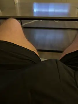 Snapshot of EthanKane chatting on 10.31.25 EthanKane online show from 10.31.25