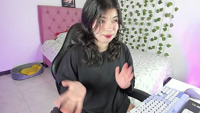 Snapshot of selina_lovers_ chatting on 10.19.25 selina lovers online show from 10.19.25