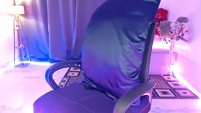 Rashiii  online show from 04.18.26