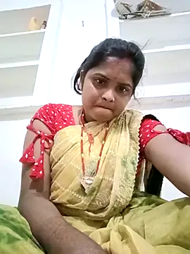 Snapshot of Manya_cute chatting on 10.13.25 Manya cute online show from 10.13.25