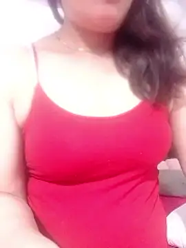 YiyinLy online show from 04.06.26