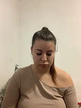 Snapshot of MiraCastellon chatting on 11.02.25 MiraCastellon online show from 11.02.25