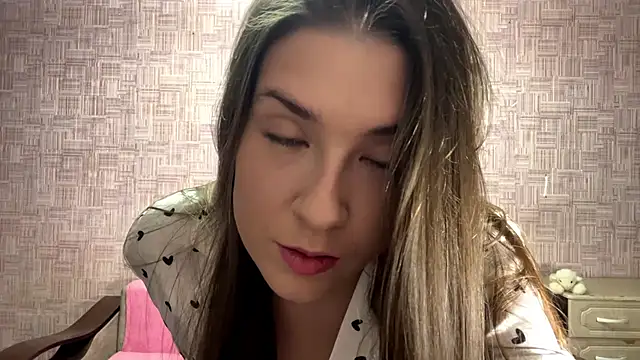 Snapshot of CandyEdaLove chatting on 10.30.25 CandyEdaLove online show from 10.30.25