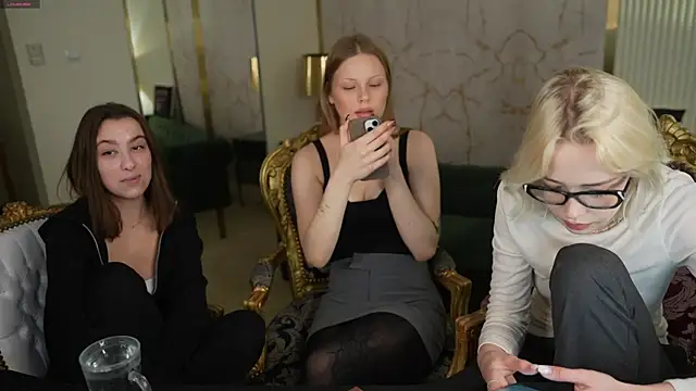 Jessica start online show from 11.25.25