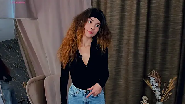 SinaYocum online show from 10.15.25