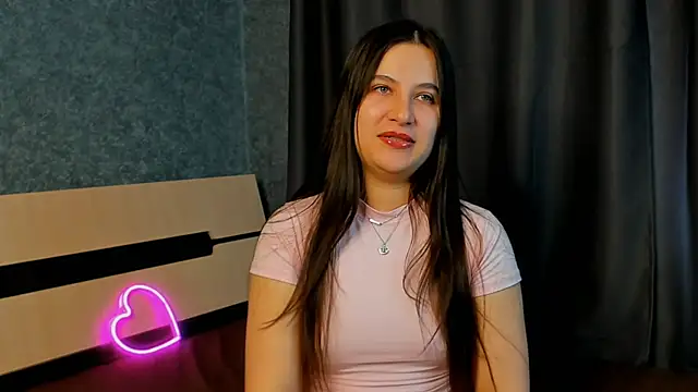 Snapshot of Diana_moonnn chatting on 10.17.25 Diana moonnn online show from 10.17.25