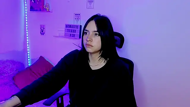 Emily Lindey online show from 03.26.26