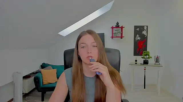 Snapshot of AnneWilsonn chatting on 05.18.26 AnneWilsonn online show from 05.18.26