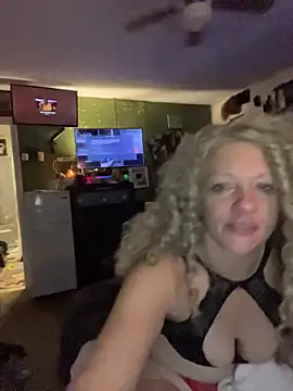 Snapshot of queenkelly1234 chatting on 10.29.25 queenkelly1234 online show from 10.29.25