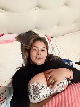  Pamelamilf online show from 10.18.25