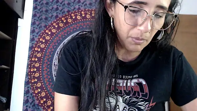 Lucyy Naugthy online show from 01.05.26