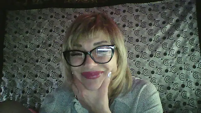 Snapshot of Lia_Ray chatting on 11.16.25 Lia Ray online show from 11.16.25