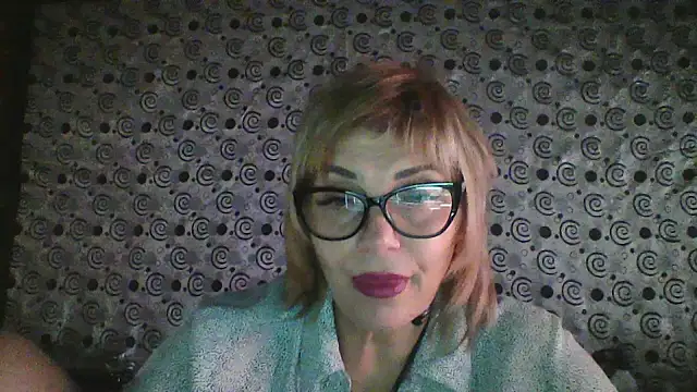 Snapshot of Lia_Ray chatting on 11.18.25 Lia Ray online show from 11.18.25