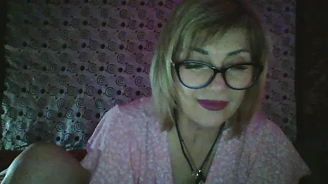 Snapshot of Lia_Ray chatting on 12.03.25 Lia Ray online show from 12.03.25