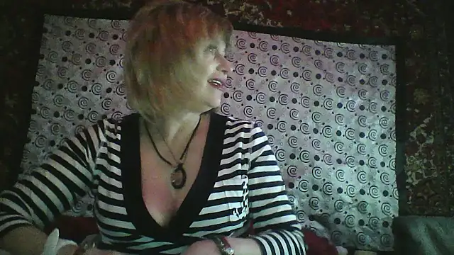 Snapshot of Lia_Ray chatting on 12.13.25 Lia Ray online show from 12.13.25