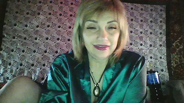 Snapshot of Lia_Ray chatting on 12.19.25 Lia Ray online show from 12.19.25