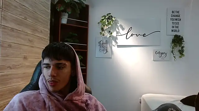 Snapshot of AmethystShadow17 chatting on 04.26.26 AmethystShadow17 online show from 04.26.26