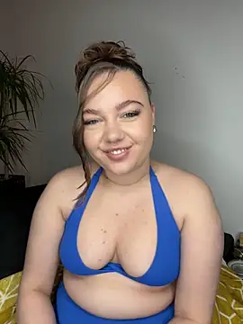 Snapshot of AvaHart chatting on 12.18.25 AvaHart online show from 12.18.25