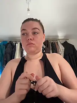 Snapshot of AvaHart chatting on 02.17.26 AvaHart online show from 02.17.26