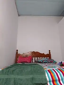 Snapshot of Alondracat69 chatting on 11.17.25 Alondracat69 online show from 11.17.25