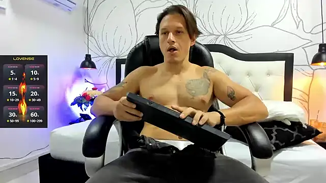 Snapshot of Justin_valverde chatting on 05.19.26 Justin valverde online show from 05.19.26