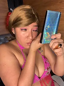 Snapshot of Yvonny27 chatting on 02.11.26 Yvonny27 online show from 02.11.26