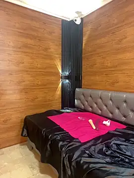 Snapshot of Yvonny27 chatting on 02.26.26 Yvonny27 online show from 02.26.26