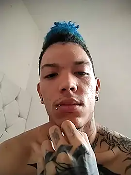 Snapshot of Overinktt chatting on 10.27.25 Overinktt online show from 10.27.25