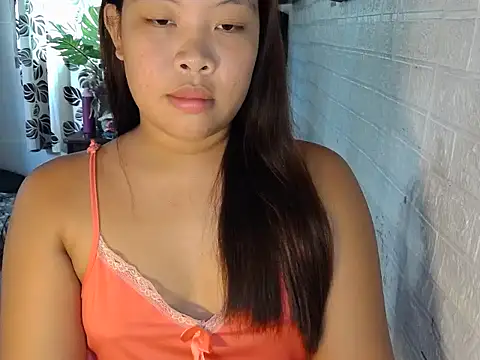 Snapshot of prettyoliviax chatting on 10.17.25 prettyoliviax online show from 10.17.25