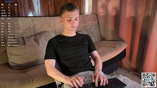 Snapshot of Logan_mett chatting on 06.08.26 Logan mett online show from 06.08.26