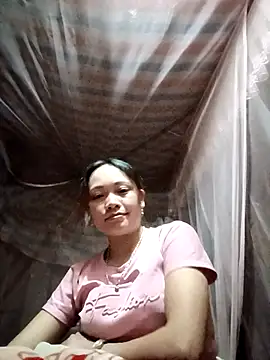 Snapshot of huhu-sexxy chatting on 10.17.25 huhu-sexxy online show from 10.17.25