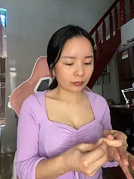 Listen-ly online show from 11.30.25